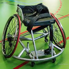 sensibilisation aux handicaps: activité cecifoot et handibasket